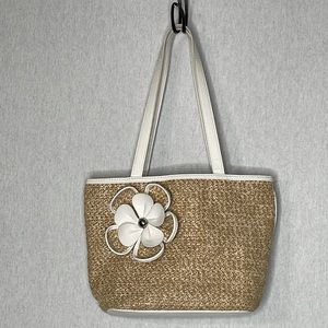 Bueno, woven, shoulder bag.